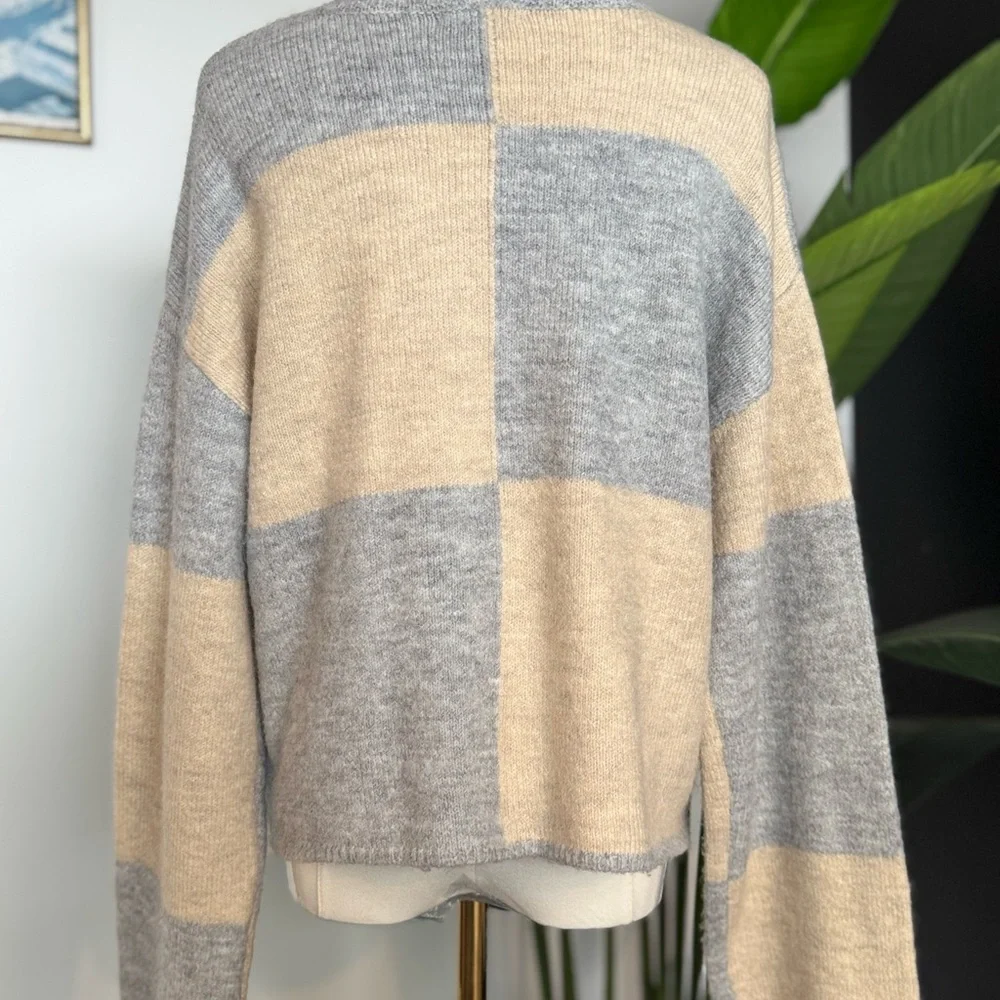 Z Supply Gray and Cream Crew Neck Sweater - Picture 2 of 3
